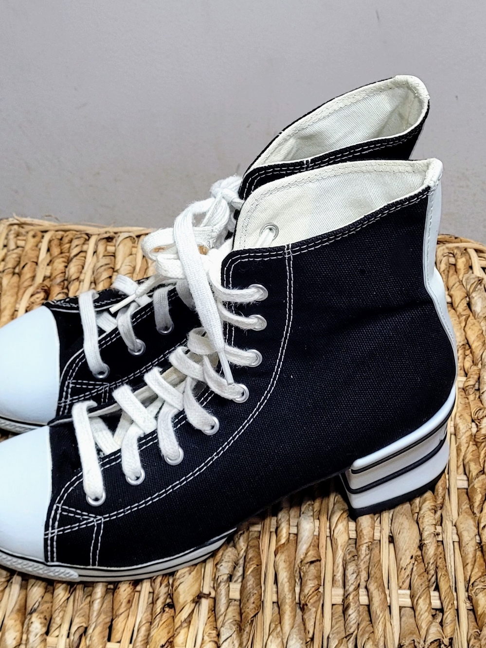 Converse Style Black and White High-Top Lace-Up Platform Boots with Logo Patch - Picture 3 of 11